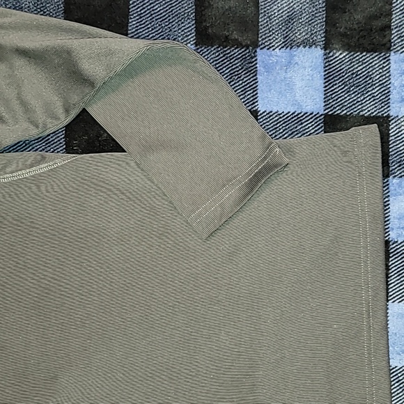 Woolrich. 6-snap button pullover. LIKE-NEW. Women's size Medium - Picture 12 of 14